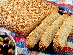 Лагана – гръцки плоски питки със сусам (хляб) - снимка на рецептата